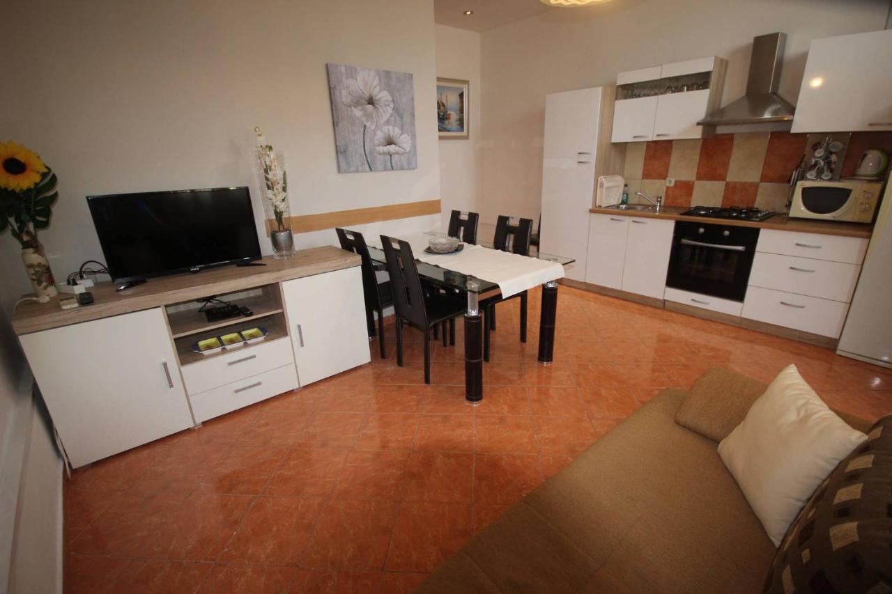 Family Apartment Mirela Borik Zadar Eksteriør bilde
