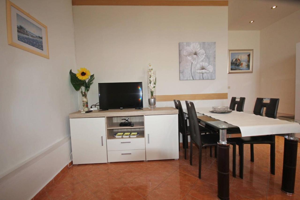 Family Apartment Mirela Borik Zadar Eksteriør bilde
